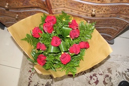 Bisous Biss Bouquet Rond De Rose Rouges