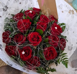 Frissons d’Amour de 15 Roses Rouges